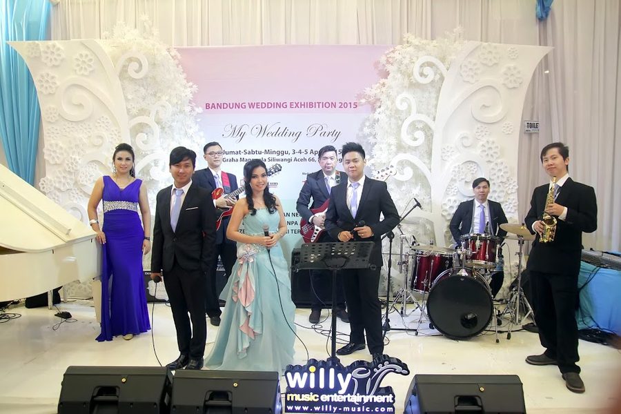 Full Band + — 8 musicians, Willy Music Entertainment Bandung